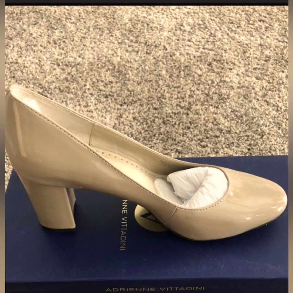 PATENT LEATHER NUDE COLOR BLOCK HEELS